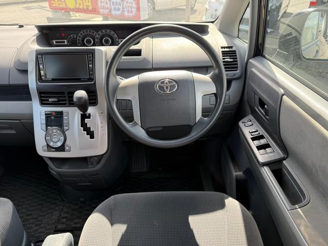 ヴォクシー トランス-X ライトキャンピングカー 車中泊しよう車 新品タープ 新品エアマット デッキボード デッキベッド 5人乗り4ナンバー登録可 HID ナビ 地デジテレビ DVDビデオ CD録音 ETC車載器 Wエアバッグ(56枚目)