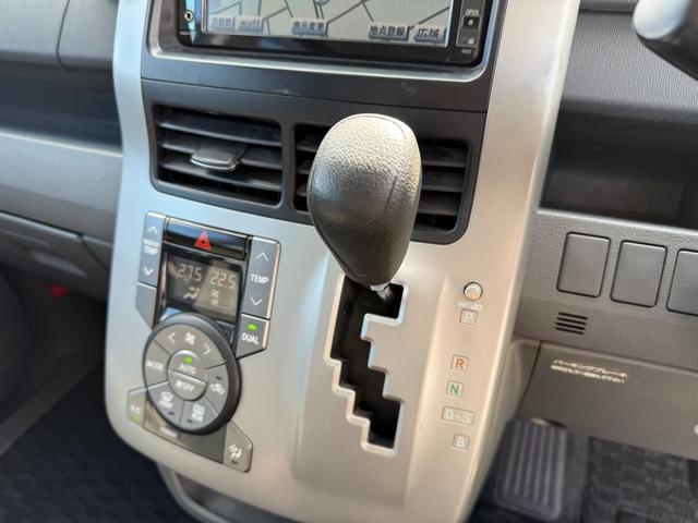 ヴォクシー トランス-X ライトキャンピングカー 車中泊しよう車 新品タープ 新品エアマット デッキボード デッキベッド 5人乗り4ナンバー登録可 HID ナビ 地デジテレビ DVDビデオ CD録音 ETC車載器 Wエアバッグ(66枚目)