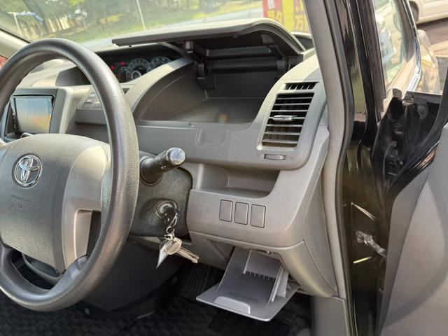 ヴォクシー トランス-X ライトキャンピングカー 車中泊しよう車 新品タープ 新品エアマット デッキボード デッキベッド 5人乗り4ナンバー登録可 HID ナビ 地デジテレビ DVDビデオ CD録音 ETC車載器 Wエアバッグ(68枚目)