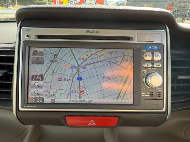 Ｎ－ＢＯＸ Ｇ・Ｌパッケージ　両側パワースライドドア　純正ナビ　バックカメラ　ステアリングリモコン　ＥＴＣ車載器　スマートキー　プッシュスタート　ダブルエアバッグ　ＡＢＳ　横滑り防止装置（4枚目）