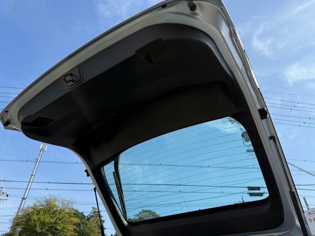 プリウス Ｓ　ハイブリッド　純正ＨＤＤナビ　バックカメラ　フロントカメラ　ワンセグテレビ　ＤＶＤビデオ　ＣＤ録音　ステアリングリモコン　ＥＴＣ車載器　スマートキー　プッシュスタート　８エアバッグ（68枚目）