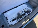 トランク床下にも収納スペースがあり便利です。