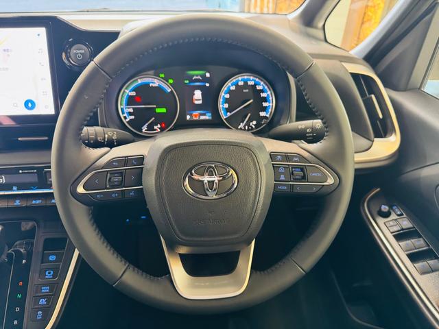 ヴォクシー ハイブリッドＳ－Ｇ　モデリスタエアロ／アルミ　ドライブレコーダー　バックカメラ　ナビ　ＴＶ　クリアランスソナー　オートクルーズコントロール　レーンアシスト　両側電動スライドドア　福祉車両　サイドリフトアップチルトシート（3枚目）