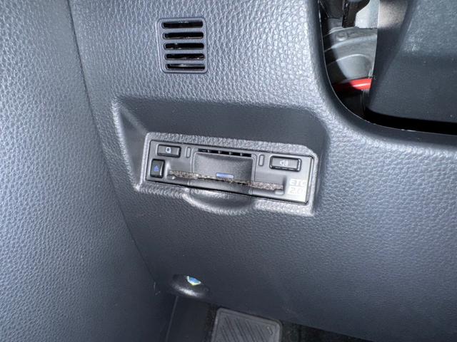 ヴォクシー ハイブリッドＳ－Ｇ　モデリスタエアロ／アルミ　ドライブレコーダー　バックカメラ　ナビ　ＴＶ　クリアランスソナー　オートクルーズコントロール　レーンアシスト　両側電動スライドドア　福祉車両　サイドリフトアップチルトシート（11枚目）