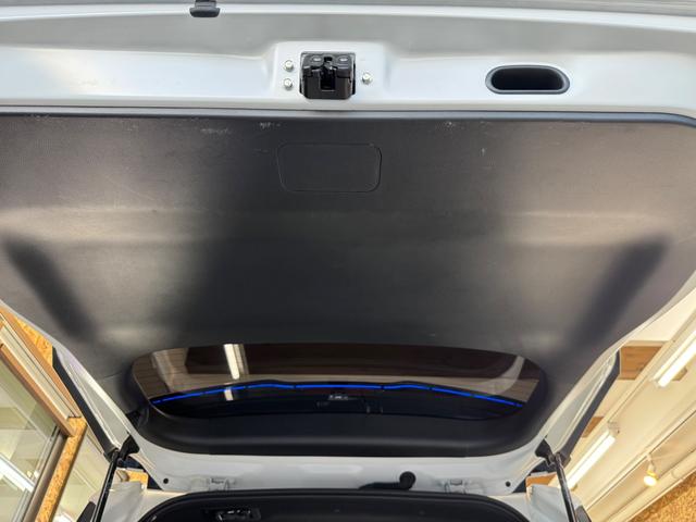 ヴォクシー ハイブリッドＳ－Ｇ　モデリスタエアロ／アルミ　ドライブレコーダー　バックカメラ　ナビ　ＴＶ　クリアランスソナー　オートクルーズコントロール　レーンアシスト　両側電動スライドドア　福祉車両　サイドリフトアップチルトシート（50枚目）