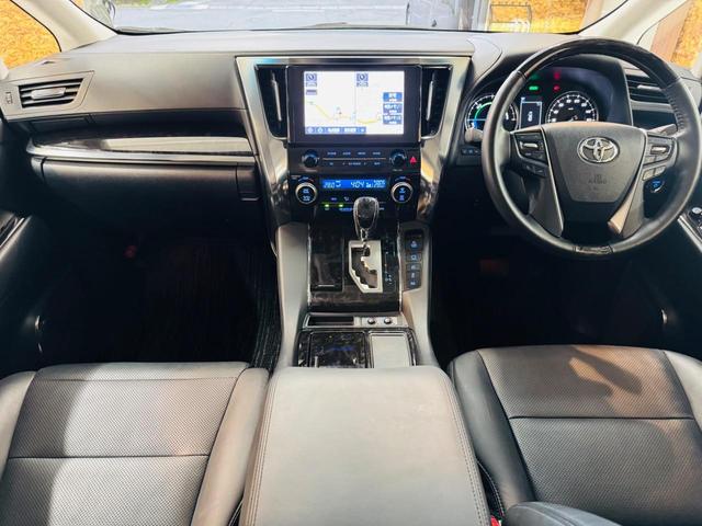 アルファードハイブリッド ＳＲ　３眼ＬＥＤライト　ドライブレコーダー　ＥＴＣ　バックカメラ　ナビ　ＴＶ　クリアランスソナー　オートクルーズコントロール　レーンアシスト　両側スライドドア　福祉車両　サイドリフトアップチルトシート（5枚目）