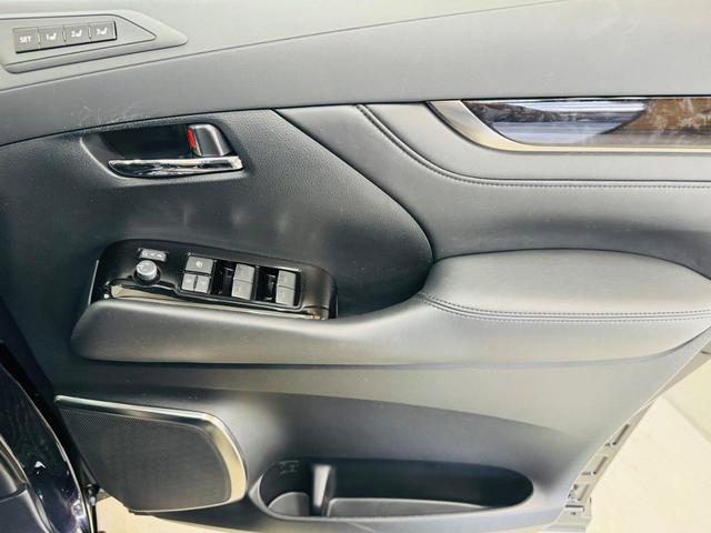 アルファードハイブリッド ＳＲ　３眼ＬＥＤライト　ドライブレコーダー　ＥＴＣ　バックカメラ　ナビ　ＴＶ　クリアランスソナー　オートクルーズコントロール　レーンアシスト　両側スライドドア　福祉車両　サイドリフトアップチルトシート（12枚目）