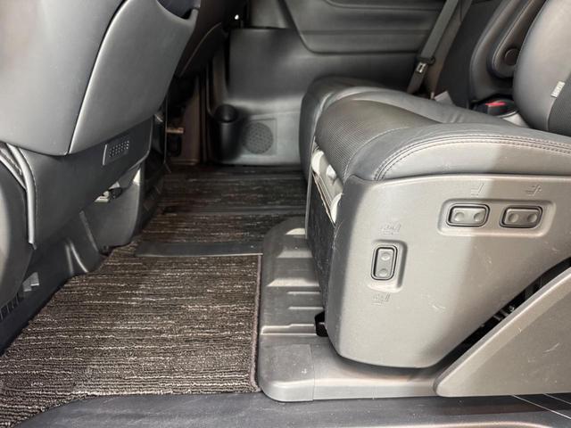 アルファードハイブリッド ＳＲ　３眼ＬＥＤライト　ドライブレコーダー　ＥＴＣ　バックカメラ　ナビ　ＴＶ　クリアランスソナー　オートクルーズコントロール　レーンアシスト　両側スライドドア　福祉車両　サイドリフトアップチルトシート（63枚目）