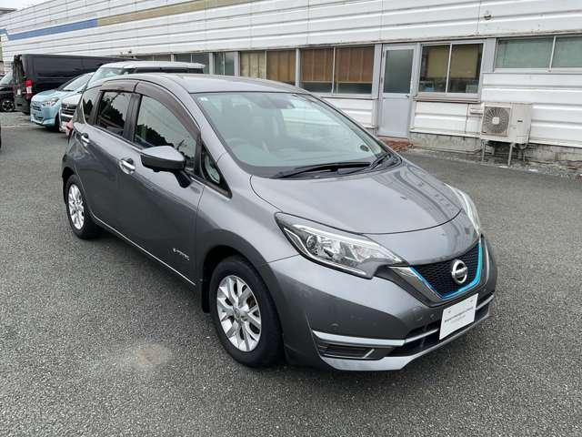 ノート ｅ－パワー　Ｘ　純正Ｍナビ　ＭＭ３１６Ｄ－Ｗ　ＥＴＣ　アラウンドビュ－　追突防止　横滑り防止装置　車線逸脱警報　１５インチ純正アルミ　ＬＥＤヘッドランプ　インテリキー　ナビ取付パッケージ（5枚目）