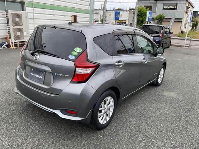 ノート ｅ－パワー　Ｘ　純正Ｍナビ　ＭＭ３１６Ｄ－Ｗ　ＥＴＣ　アラウンドビュ－　追突防止　横滑り防止装置　車線逸脱警報　１５インチ純正アルミ　ＬＥＤヘッドランプ　インテリキー　ナビ取付パッケージ（6枚目）