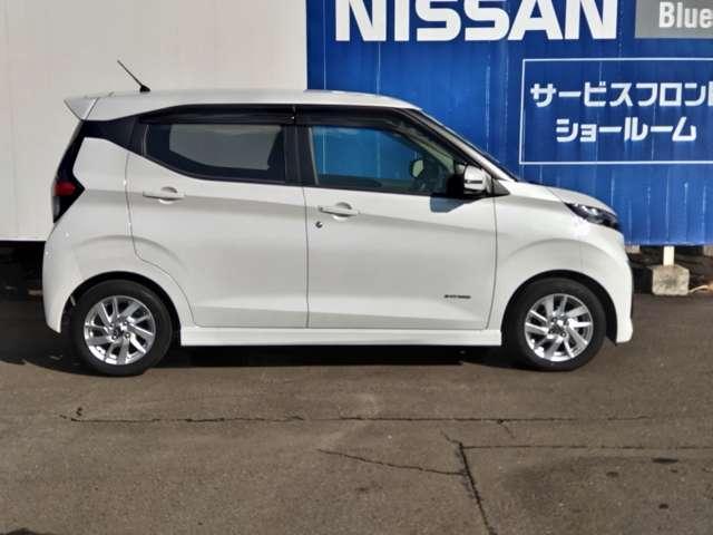 デイズ ６６０　ハイウェイスターＸ　２０２０年８月仕様向上後　禁煙　寒冷地仕様　運転席助手席シートヒーター　ケンウッドＭナビ　ＭＤＶ－Ｄ３１１Ｗ　アラウンドビュー　ナビパッケージ　ＳＯＳコール　純正１４インチアルミ（6枚目）