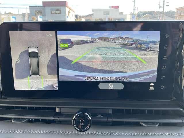 ��󂩂猩���낵�Ă��邩�̂悤�ȉf�����i�r�Q�[�V������ʂɕ\�����܂��B��ڂŎ��͂̏󋵂��킩�邽�߁A�X���[�Y�ɒ��ԏo���܂��B