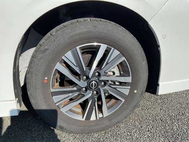 �����P�U�C���`�A���~�z�B�[���@�O�ςɃ}�b�`���������A���~�z�C�[���𑕒����Ă܂��@�e�ЎЊO�A���~�z�C�[����X�^�b�g���X�^�C������舵�����Ă���܂��@���񂲑��k������