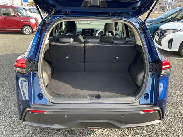 ��󂩂猩���낵�Ă��邩�̂悤�ȉf�����i�r�Q�[�V������ʂɕ\�����܂��B��ڂŎ��͂̏󋵂��킩�邽�߁A�X���[�Y�ɒ��ԏo���܂��B