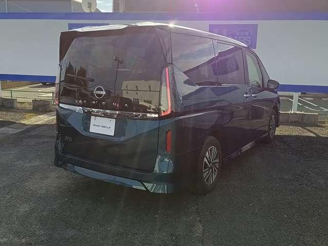 セレナ ２．０　ハイウェイスターＶ　弊社試乗車　メーカーナビ（2枚目）