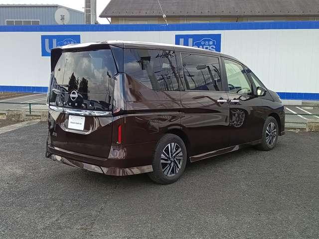 セレナ 2.0 ハイウェイスターV 弊社試乗車(2枚目)