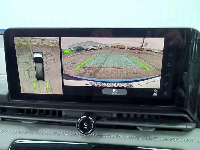 �P�Q�D�R�C���`�̑��ʂɃA���E���h�r���[���j�^�[�̉摜���f����܂��̂ŎԌɓ���Ȃǂ̎��ɏ�Q���̊m�F�����₷���ł��B