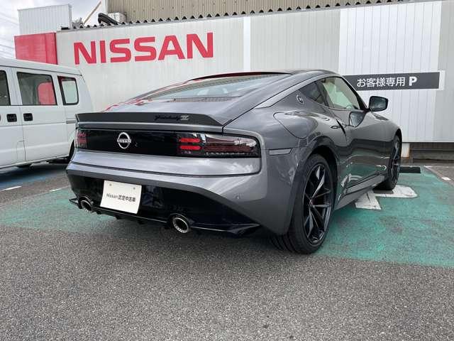 フェアレディZ 3.0 バージョン ST 雹被害車両 店頭販売限定車 車両確認必須(2枚目)