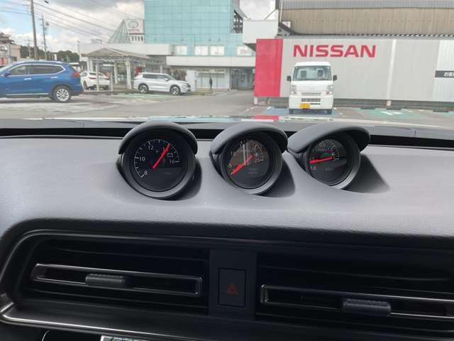 フェアレディZ 3.0 バージョン ST 雹被害車両 店頭販売限定車 車両確認必須(11枚目)