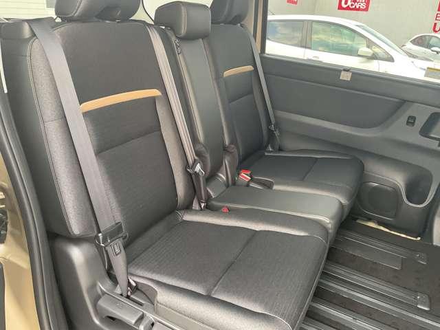 セレナ 2.0 ハイウェイスターV 当社社用車UP 店頭販売限定車(14枚目)