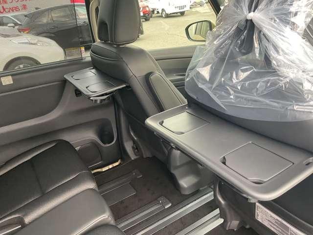 セレナ 2.0 ハイウェイスターV 当社社用車UP 店頭販売限定車(16枚目)