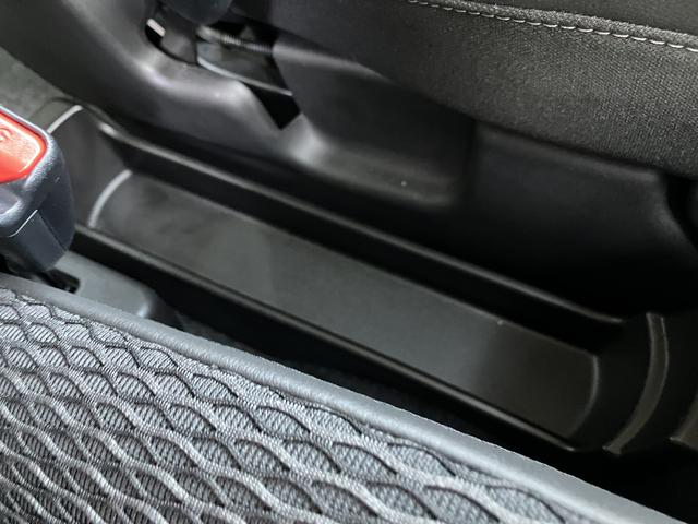 ハスラー ＨＹＢＲＩＤ　Ｘ　３型　衝突被害軽減システム　ＡＢＳ　４ＷＤ　キーレスエントリー　ＡＷ　運転席エアバッグ　エアコン　パワーステアリング　パワーウインドウ（16枚目）