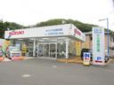 スズキのお店では、スズキ?を知り尽くした”スズキ認定整備士”が、専?の診断機器を使って各システムを点検。
