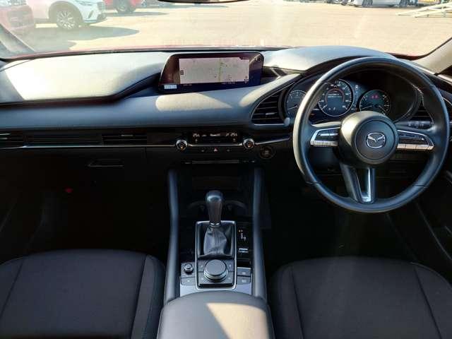 ＭＡＺＤＡ３ファストバック １．５　１５Ｓ　ツーリング　フルセグテレビ　アダプティブクルーズ　ワンオーナ　コーナーセンサー　ＤＶＤ　ＵＳＢ接続　ＬＥＤヘッド　横滑り防止システム　イモビ　エアコン　アルミホイール　カーテンエアバッグ　メモリナビ　キーレスゴー（7枚目）