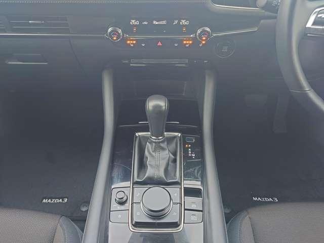 ＭＡＺＤＡ３ファストバック １．８　ＸＤ　プロアクティブ　ツーリング　セレクション　ディ　Ｐシート　誤発進抑制　レーダークルーズコントロール　ＬＥＤヘッドライト　インテリキー　ＤＶＤ　ワンオーナー　ナビＴＶ　ＵＳＢ　シートヒーター　横滑り防止システム　バックモニター　ＰＳ　ＡＵＸ　ターボ（12枚目）