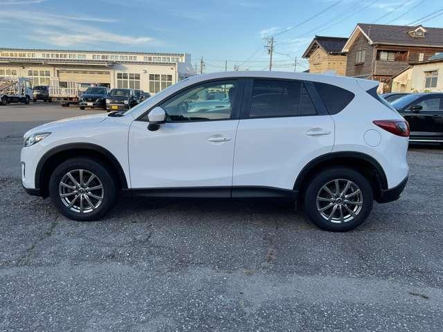 CX-5 2.0 20S サイドエアバック パワーウィンドウ ETC車載器 ミュージックプレイヤー接続可 アルミ Bカメ オートエアコン スマキー アイストップ メモリーナビ ナビテレビ 盗難防止システム 地デジTV キーレス(3枚目)
