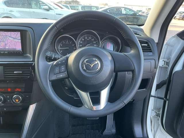 CX-5 2.0 20S サイドエアバック パワーウィンドウ ETC車載器 ミュージックプレイヤー接続可 アルミ Bカメ オートエアコン スマキー アイストップ メモリーナビ ナビテレビ 盗難防止システム 地デジTV キーレス(13枚目)