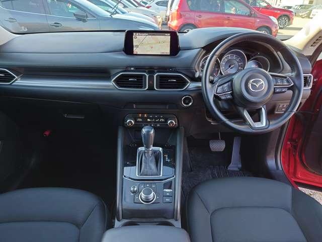 ＣＸ－５ ２．２　ＸＤ　ディーゼルターボ　オートハイビーム　レーダークルコン　ナビＴＶ　横滑り防止機能　ＵＳＢ接続　アイドリング　エアコン　アルミホイール　ＬＥＤライト　セキュリティ　サイドカメラ　パワステ　衝突安全ボディ　Ｂモニター　ＤＶＤ（7枚目）