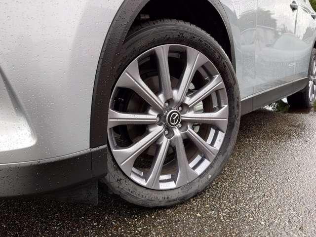 CX-60 2.5 25S Lパッケージ 4WD 試乗車UP ACC LEDライト ナビTV 本革 禁煙 パワーシート 衝突軽減 アルミホイール USB 4WD メモリナビ アイドリングストップ 横滑り防止装置 コーナーソナー Bluetooth接続(17枚目)