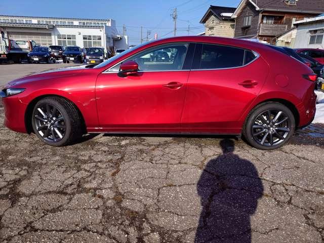 ＭＡＺＤＡ３ファストバック １．５　１５Ｓ　レザー　ツーリング　セレクション　（ブラック　試乗車ＵＰ　電動シート　全方位モニター（3枚目）