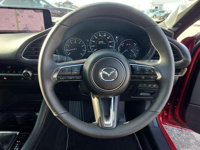ＭＡＺＤＡ３ファストバック １．５　１５Ｓ　レザー　ツーリング　セレクション　（ブラック　試乗車ＵＰ　電動シート　全方位モニター（13枚目）