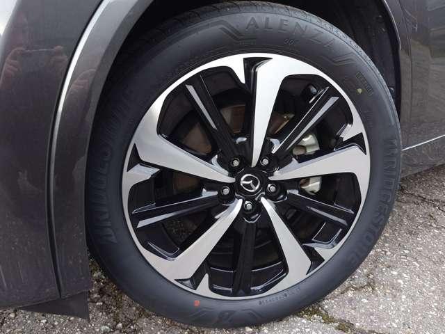 ＣＸ－６０ ３．３　ＸＤハイブリッド　エクスクルーシブ　モダン　ディーゼ　社用車ＵＰ　電動Ｒゲート　３６０ビューモニター　地デジ　ＬＥＤヘッド　電動シート　スマートキー　ＵＳＢ　ＥＴＣ　革シート　オートマチックハイビーム　シートエアコン　サイドカメラ　フルタイム４ＷＤ（19枚目）