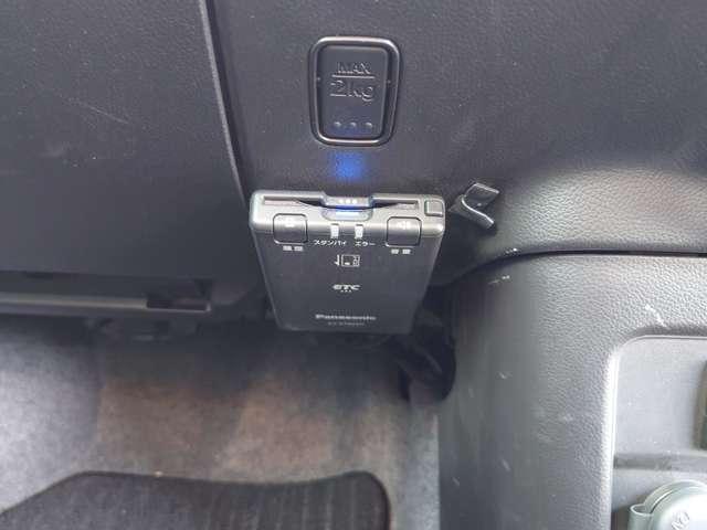 フレア ６６０　ハイブリッド　ＸＧ　レンタカーＵＰ　マニュアルエアコン　ブレーキサポート　パワーウィンドウ　フルセグＴＶ　パワーステアリング　バックカメラ　スマートキー　シートヒーター　盗難防止システム　メモリーナビ　禁煙車　キーレス（15枚目）