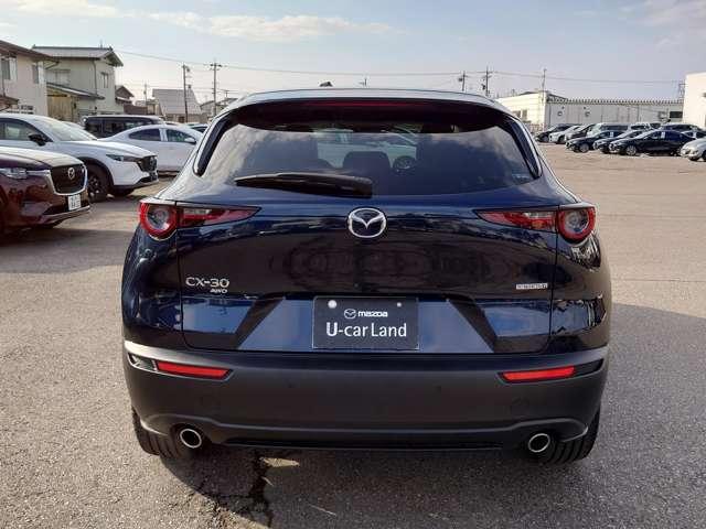 CX-30 2.0 20S ツーリング 4WD 試乗車UP AWD レーダークルーズコントロール 電動バックドア 運転席パワーシート スマートキー 禁煙 コーナーセンサー Bluetooth接続 アイドリングストップ LEDヘッドライト キーレス(5枚目)