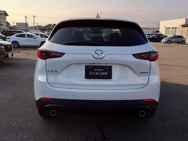 ＣＸ－５ ２．０　２０Ｓ　ブラックトーンエディション　メディアプレイヤー接続　横滑防止装置　ｂｌｕｅｔｏｏｔｈ　ワンオーナー車　Ｐセンサー　ＥＴＣ付き　メモリーナビ　オートエアコン　ｉ－ｓｔｏｐ　イモビライザー　ＵＳＢ　アルミホイール　キーレス　地デジ（5枚目）