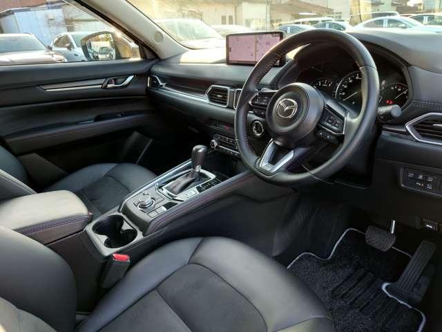 ＣＸ－５ ２．０　２０Ｓ　ブラックトーンエディション　メディアプレイヤー接続　横滑防止装置　ｂｌｕｅｔｏｏｔｈ　ワンオーナー車　Ｐセンサー　ＥＴＣ付き　メモリーナビ　オートエアコン　ｉ－ｓｔｏｐ　イモビライザー　ＵＳＢ　アルミホイール　キーレス　地デジ（6枚目）