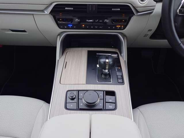 ＣＸ－６０ ３．３　ＸＤ　エクスクルーシブ　モード　ディーゼルターボ　４　アイスト　ムーンルーフ　衝突軽減ブレーキ　エアーシート　１オーナー　エアコン　地デジ　レザー　ＬＥＤライト　ＡＢＳ　ＥＴＣ　スマートキー　オートマチックハイビーム　パワーシート　ＵＳＢ　４ＷＤ　ターボ（12枚目）