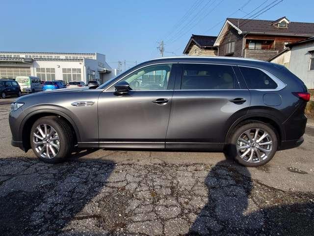 CX-80 2.5 PHEV Lパッケージ 4WD 試乗車UP パワーシート 電動リアゲート 全周囲カメラ 衝突被害軽減システム 革シート オートマチックハイビーム シートヒーター 3列シート バックカメラ アルミホイール フルセグ クリアランスソナー(3枚目)