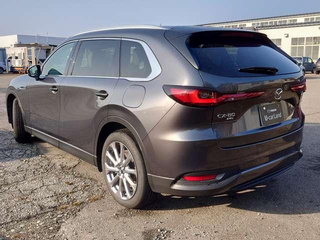 CX-80 2.5 PHEV Lパッケージ 4WD 試乗車UP パワーシート 電動リアゲート 全周囲カメラ 衝突被害軽減システム 革シート オートマチックハイビーム シートヒーター 3列シート バックカメラ アルミホイール フルセグ クリアランスソナー(4枚目)