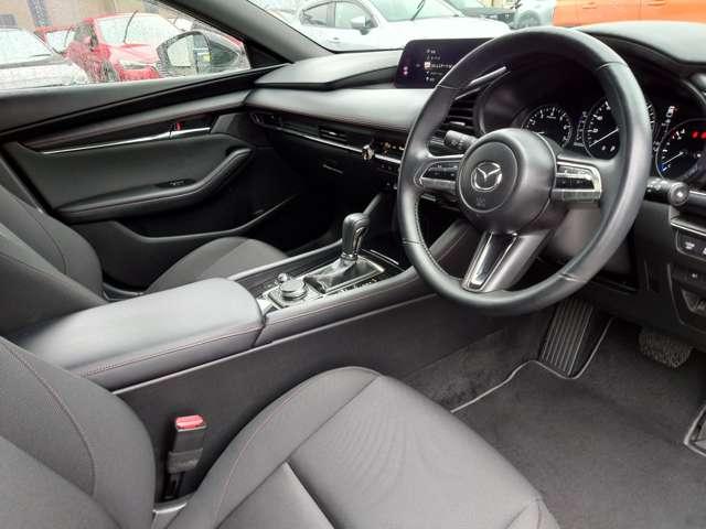 ＭＡＺＤＡ３ファストバック ２．０　２０Ｓ　ブラックトーンエディション　ＬＥＤライト　フルセグＴＶ　パワーシート　ＵＳＢ　コーナーセンサー　ＢＴ　シートヒーター　オートハイビーム　ＥＴＣ　ＤＶＤ　ＴＶ　アイドリングストップ　アルミホイール　ワンオーナー　スマートキー（6枚目）