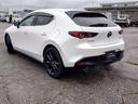 ＭＡＺＤＡ３ファストバック ２．０　２０Ｓ　ブラックトーンエディション　ＬＥＤライト　フルセグＴＶ　パワーシート　ＵＳＢ　コーナーセンサー　ＢＴ　シートヒーター　オートハイビーム　ＥＴＣ　ＤＶＤ　ＴＶ　アイドリングストップ　アルミホイール　ワンオーナー　スマートキー（4枚目）