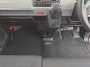 インパネシフトレバーなので足元広々していて気持ちいいですよ