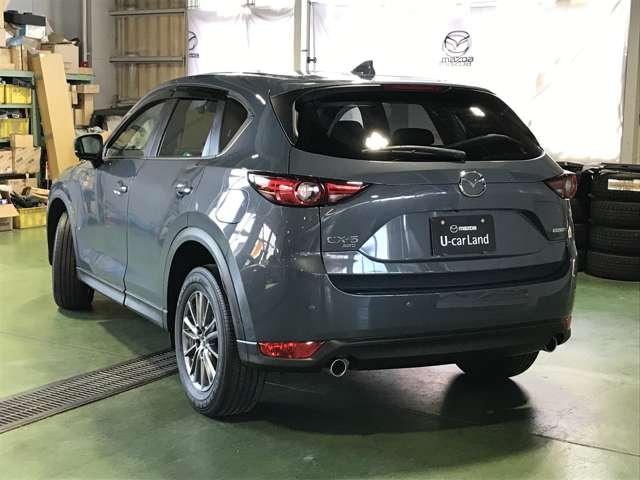 法定整備費用は本体価格に含まれております。洗練されたサービススタッフが法定整備を実施し、必要に応じて交換・修理作業を施したうえで、安心してお乗りいただける状態にしてお引渡し致します。