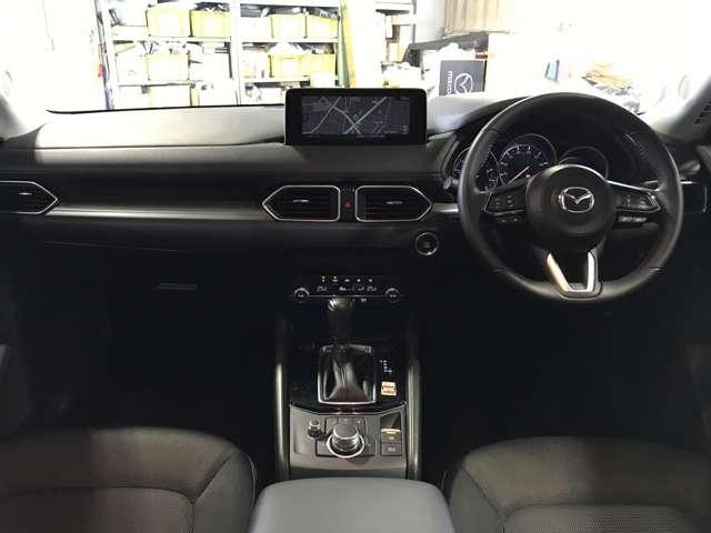 快適な室内空間が広がります。デザイン性と操作性を両立したインテリアでドライバーを飽きさせません☆