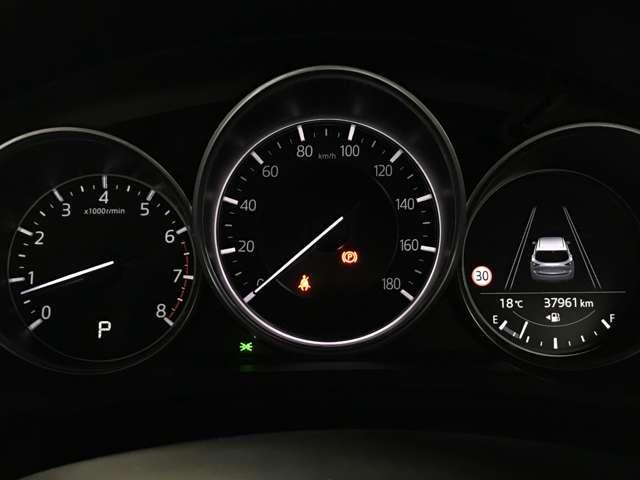 視認性とスポーティーさを両立させたメーターです。走る楽しみも増えますね☆