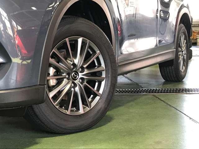 こちらはスタイリッシュな純正アルミホイールを装着しております☆